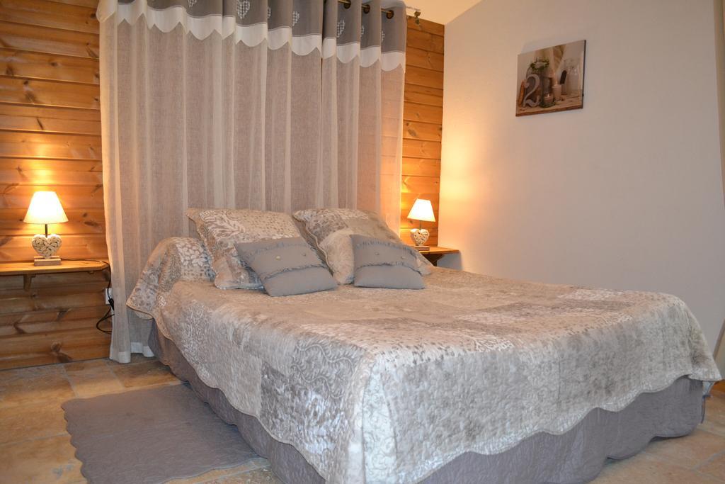 Bed and Breakfast Le Refuge Mornas Habitación foto