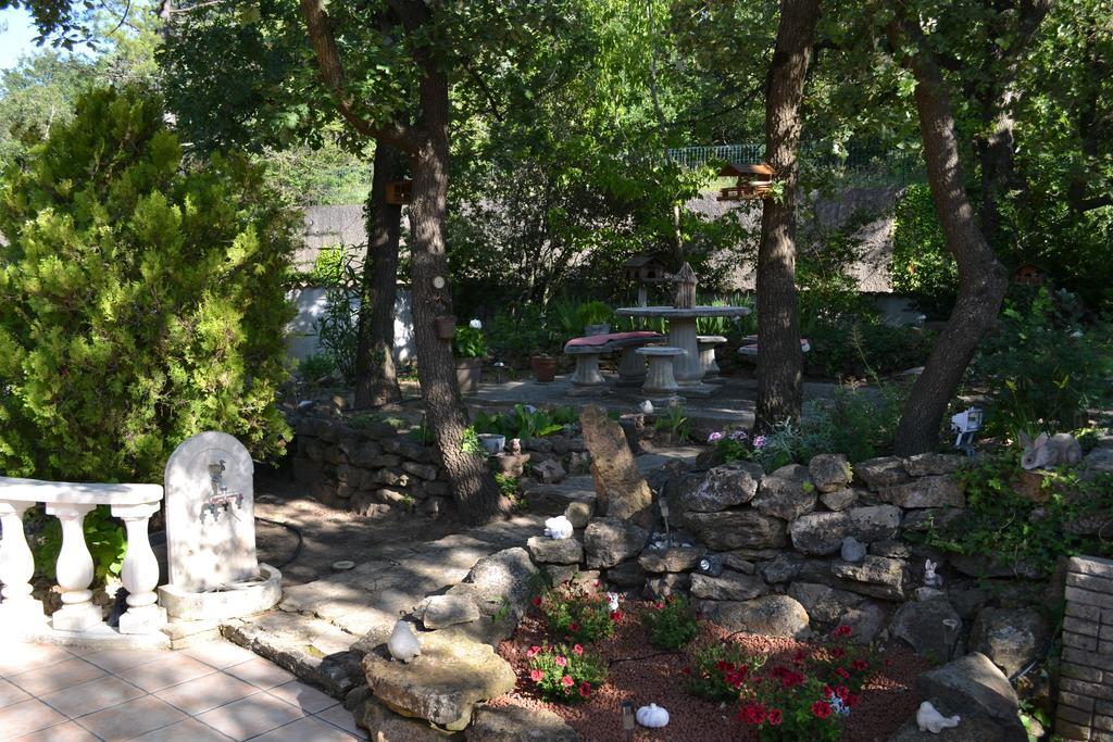 Bed and Breakfast Le Refuge Mornas Exterior foto