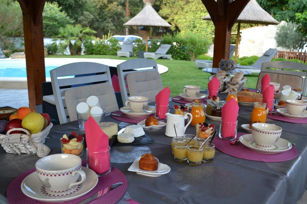 Bed and Breakfast Le Refuge Mornas Exterior foto